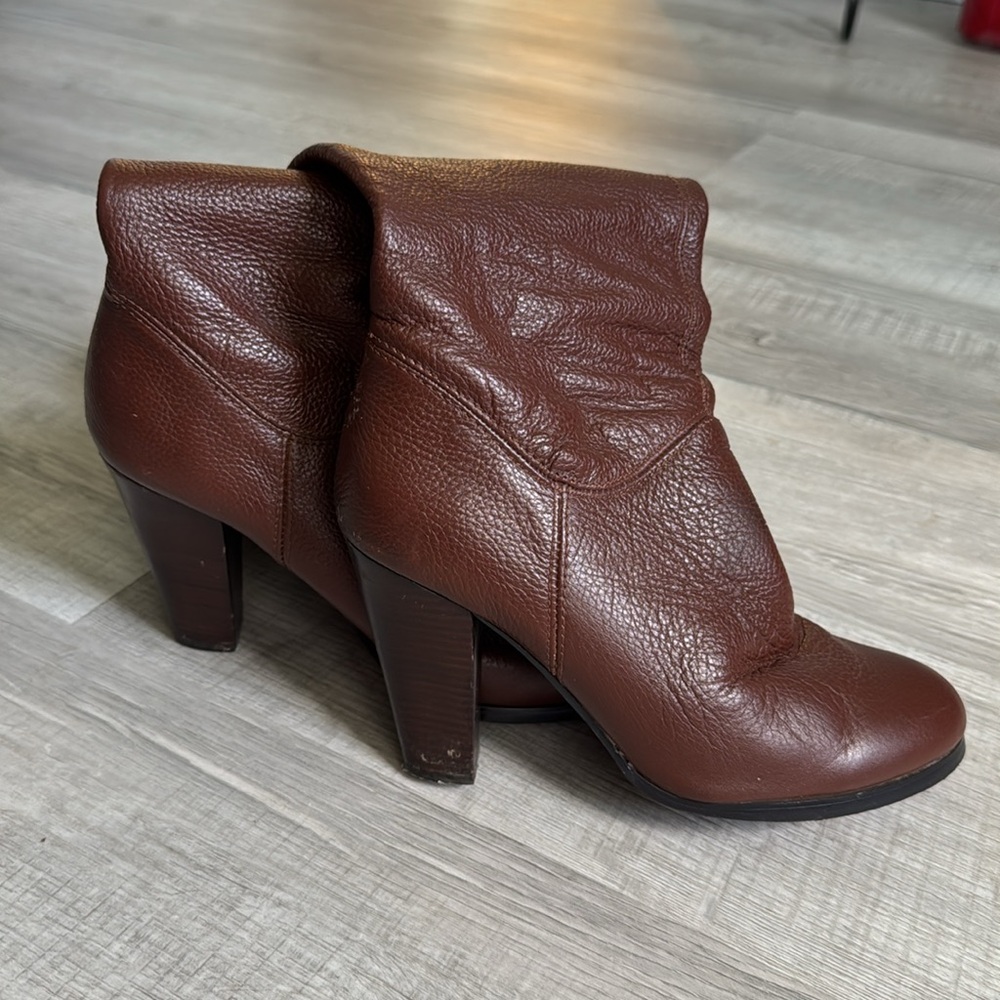 Colin Stuart Brown Leather Women's Boots - Picture 6 of 10